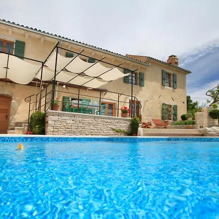 Villa Gelci Trget