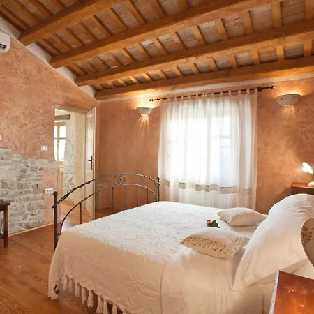 Villa Gelci 655