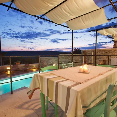 Villa Gelci 655 *